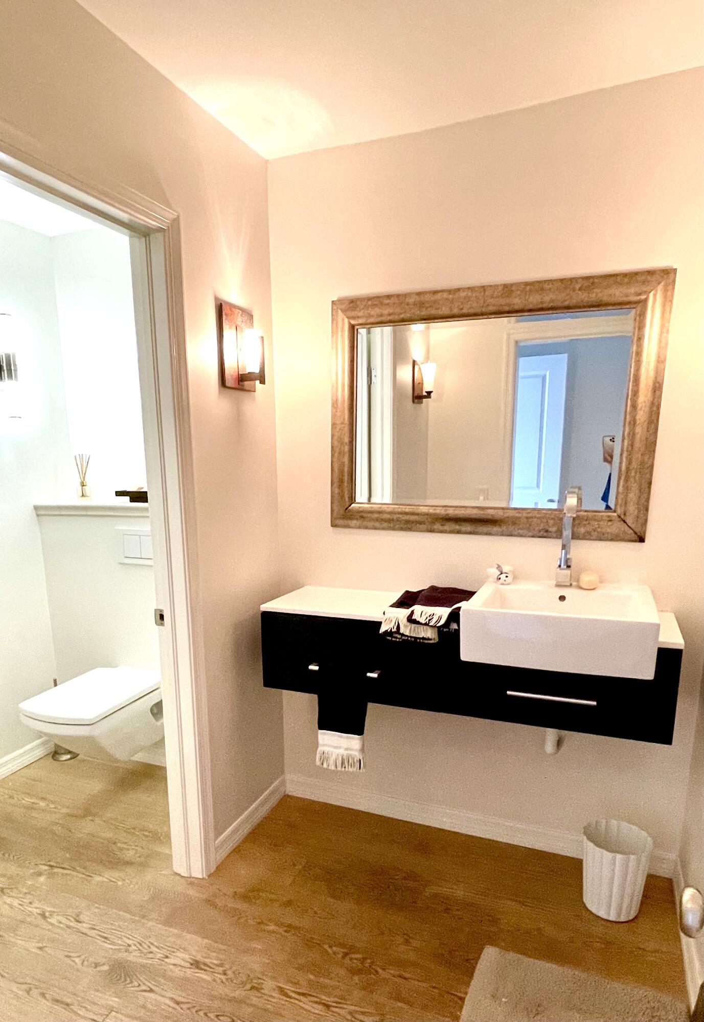 13514 Fountain View Boulevard