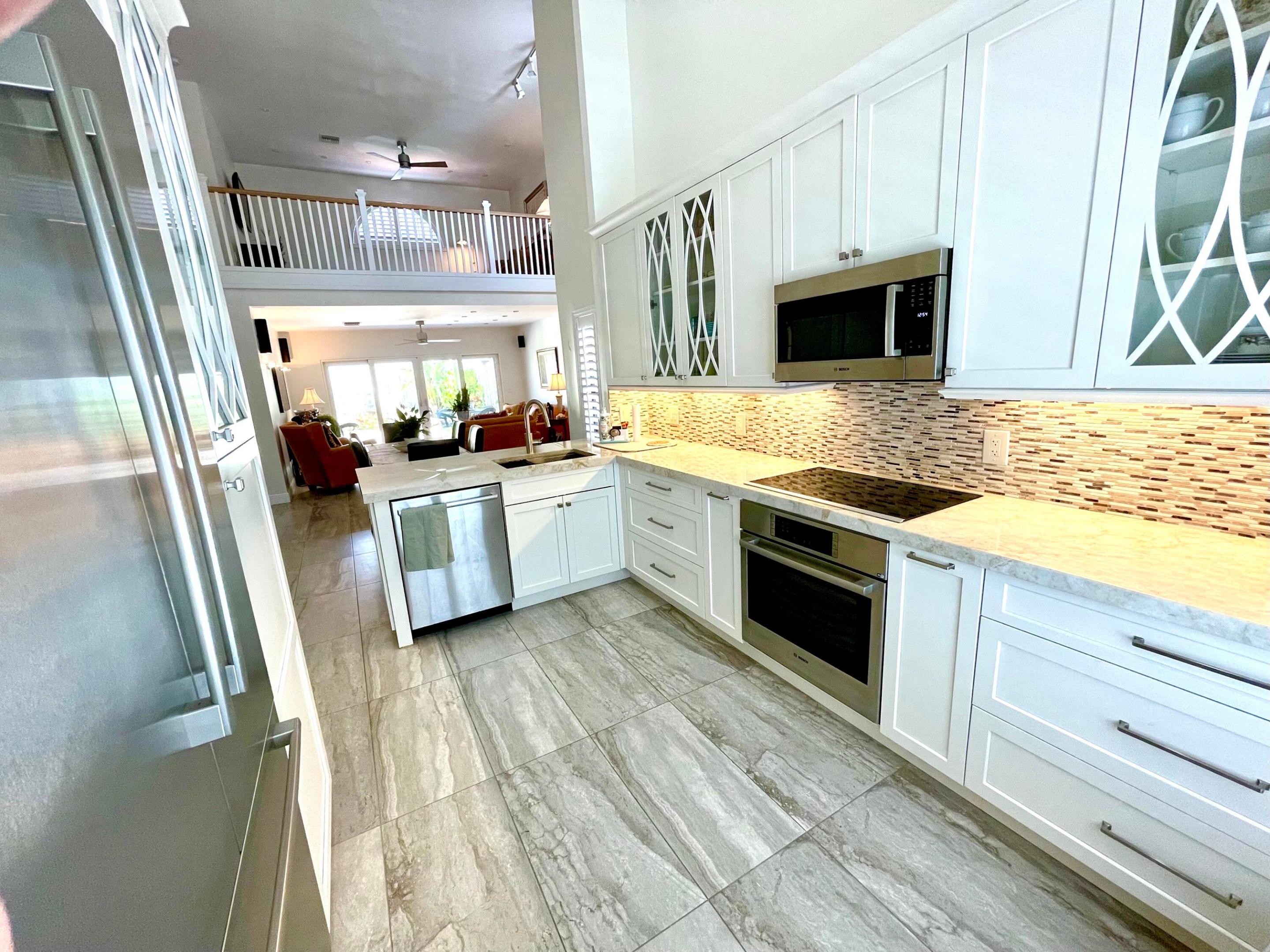 13514 Fountain View Boulevard