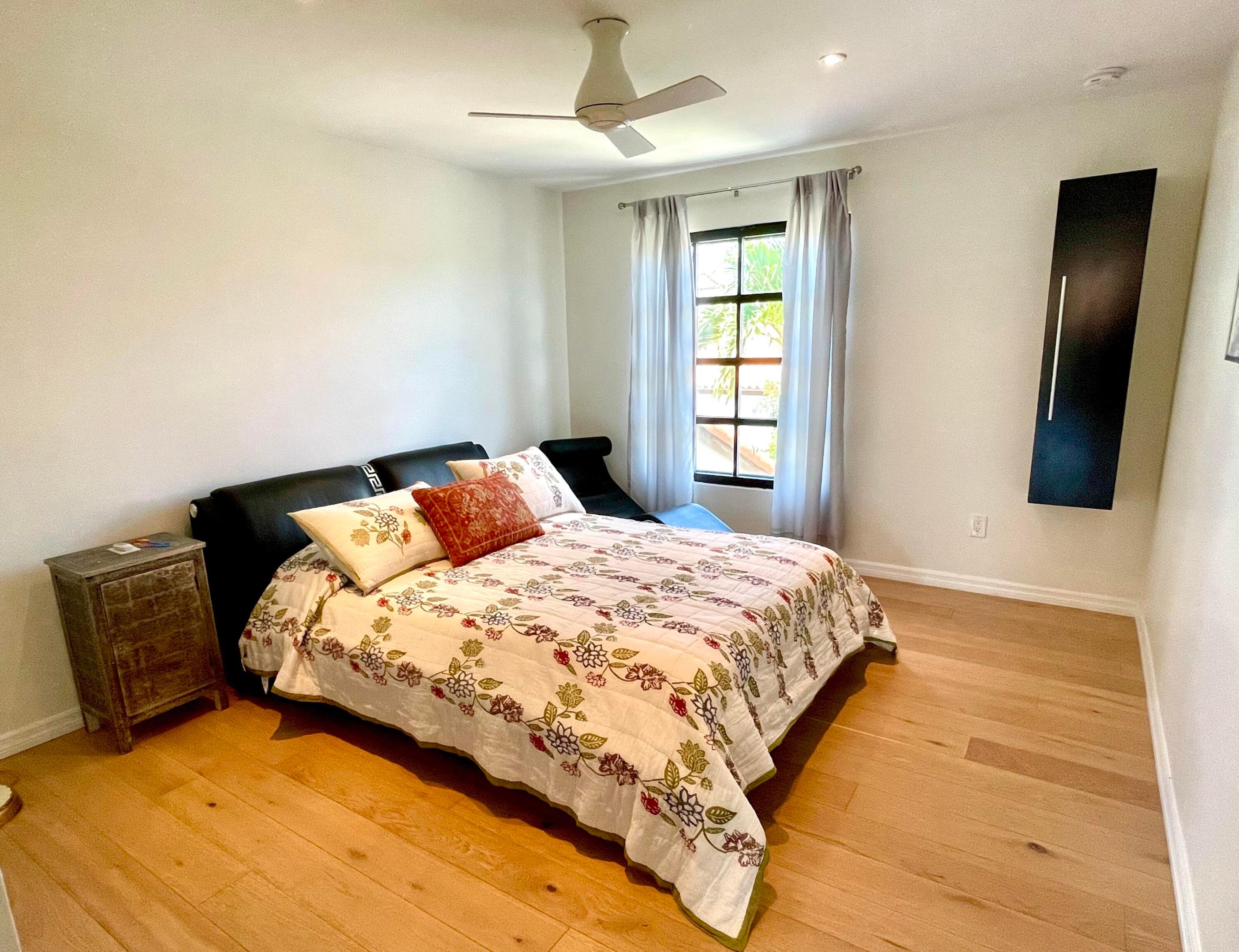 13514 Fountain View Boulevard