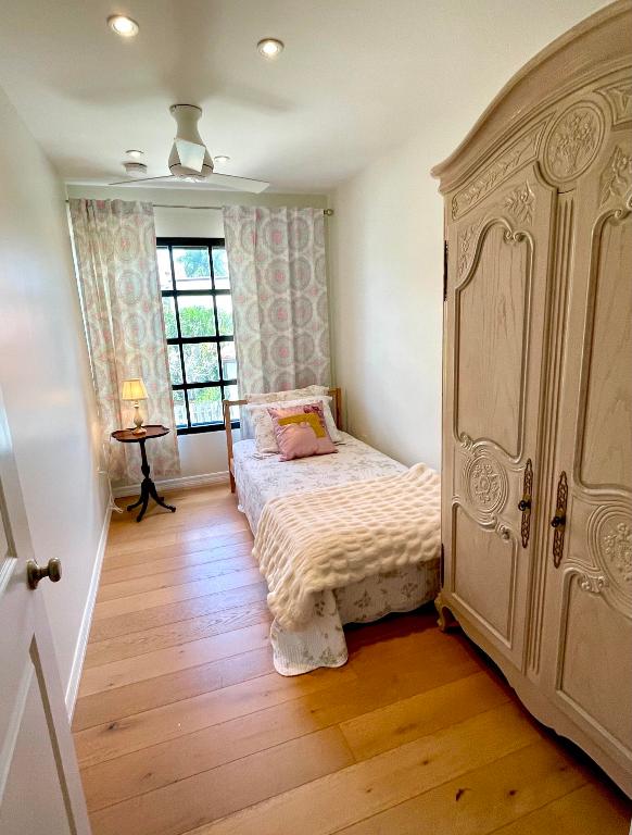 13514 Fountain View Boulevard