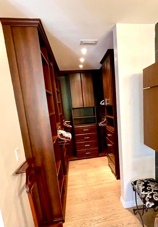 13514 Fountain View Boulevard