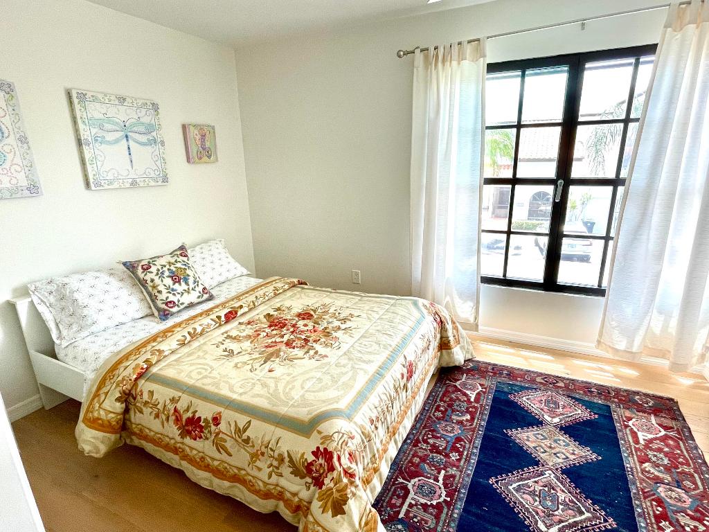 13514 Fountain View Boulevard