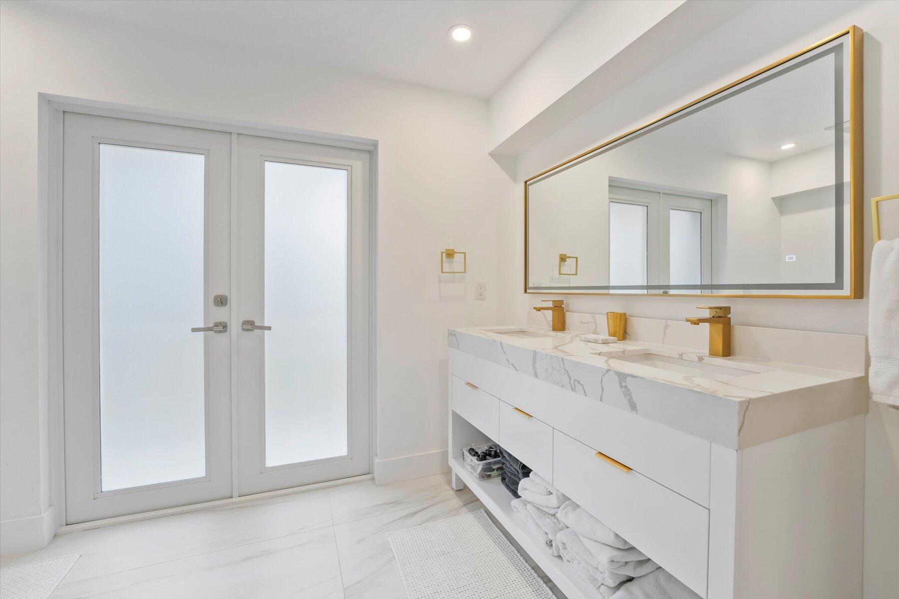 2900 Greenbriar Boulevard