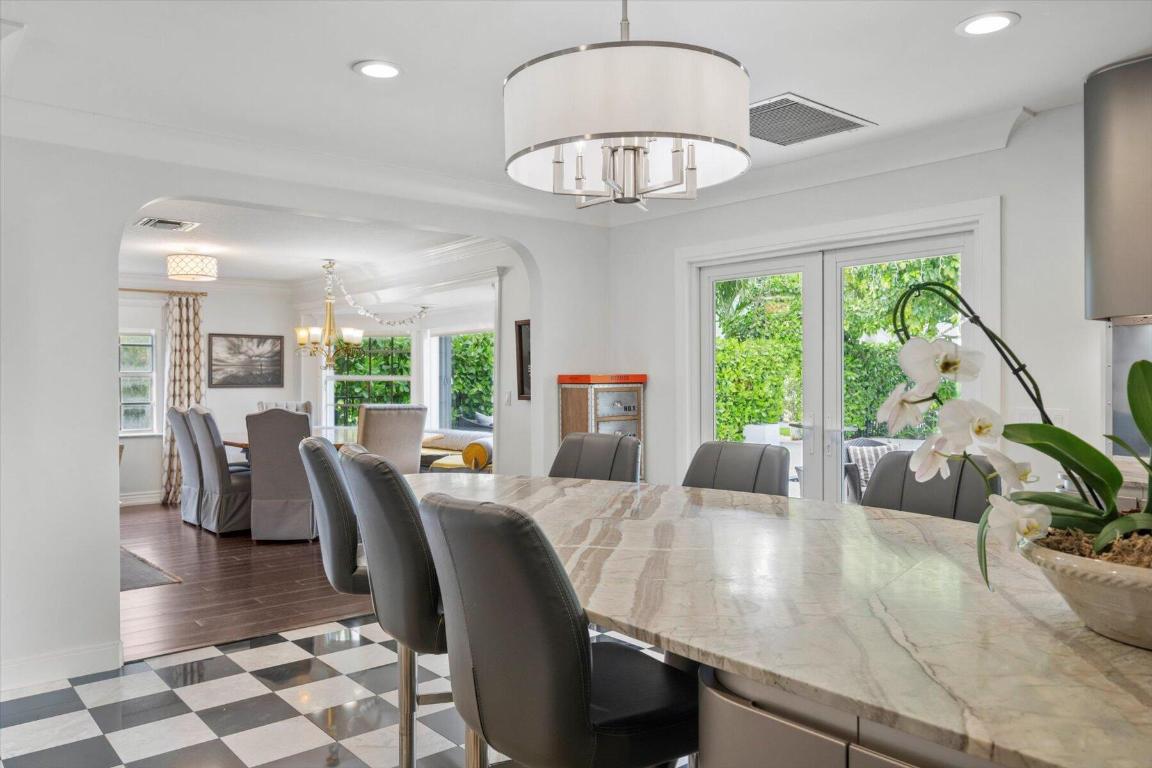 2900 Greenbriar Boulevard