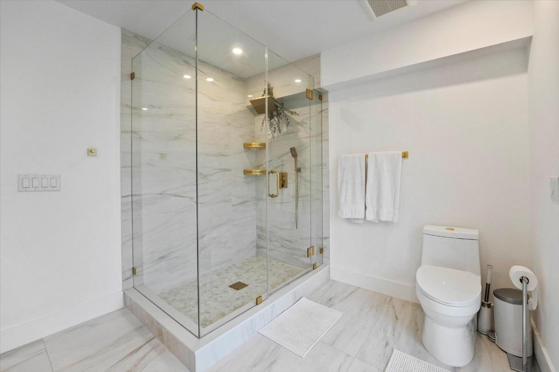 2900 Greenbriar Boulevard