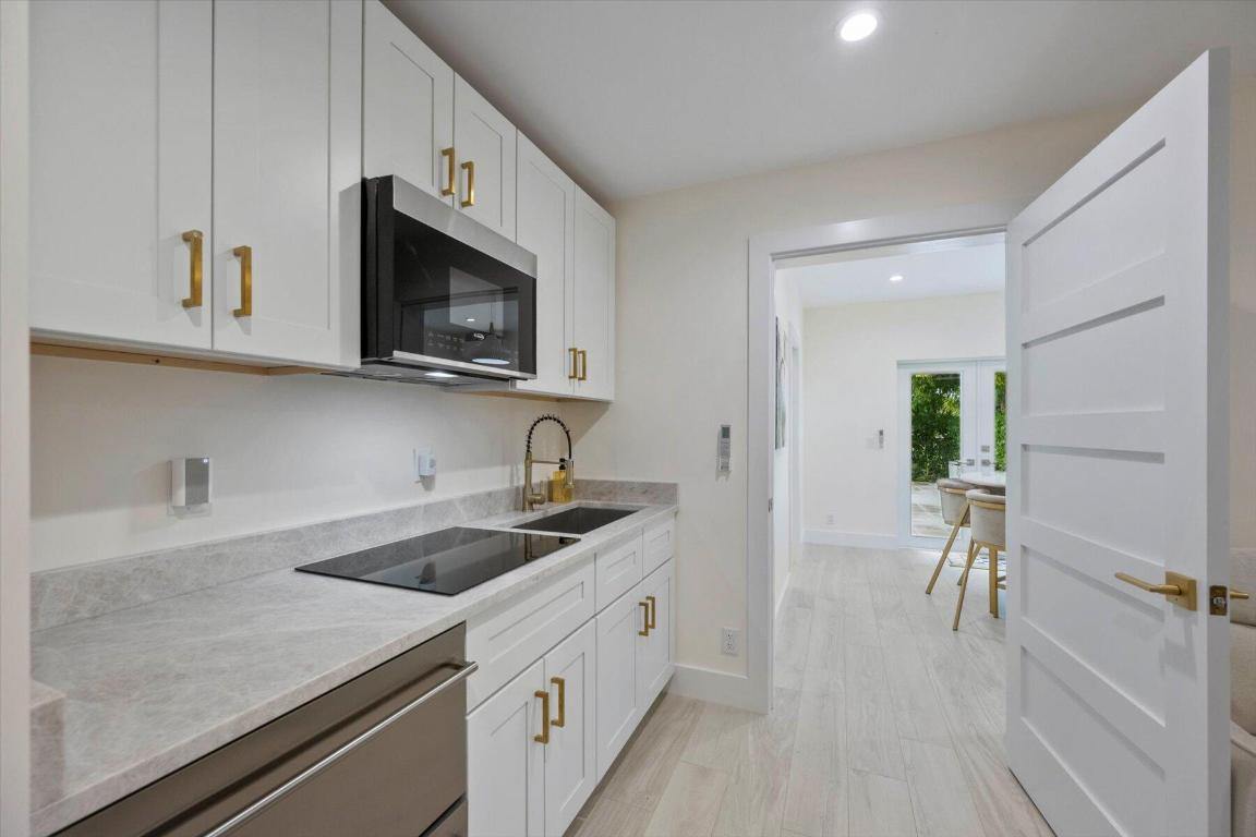 2900 Greenbriar Boulevard