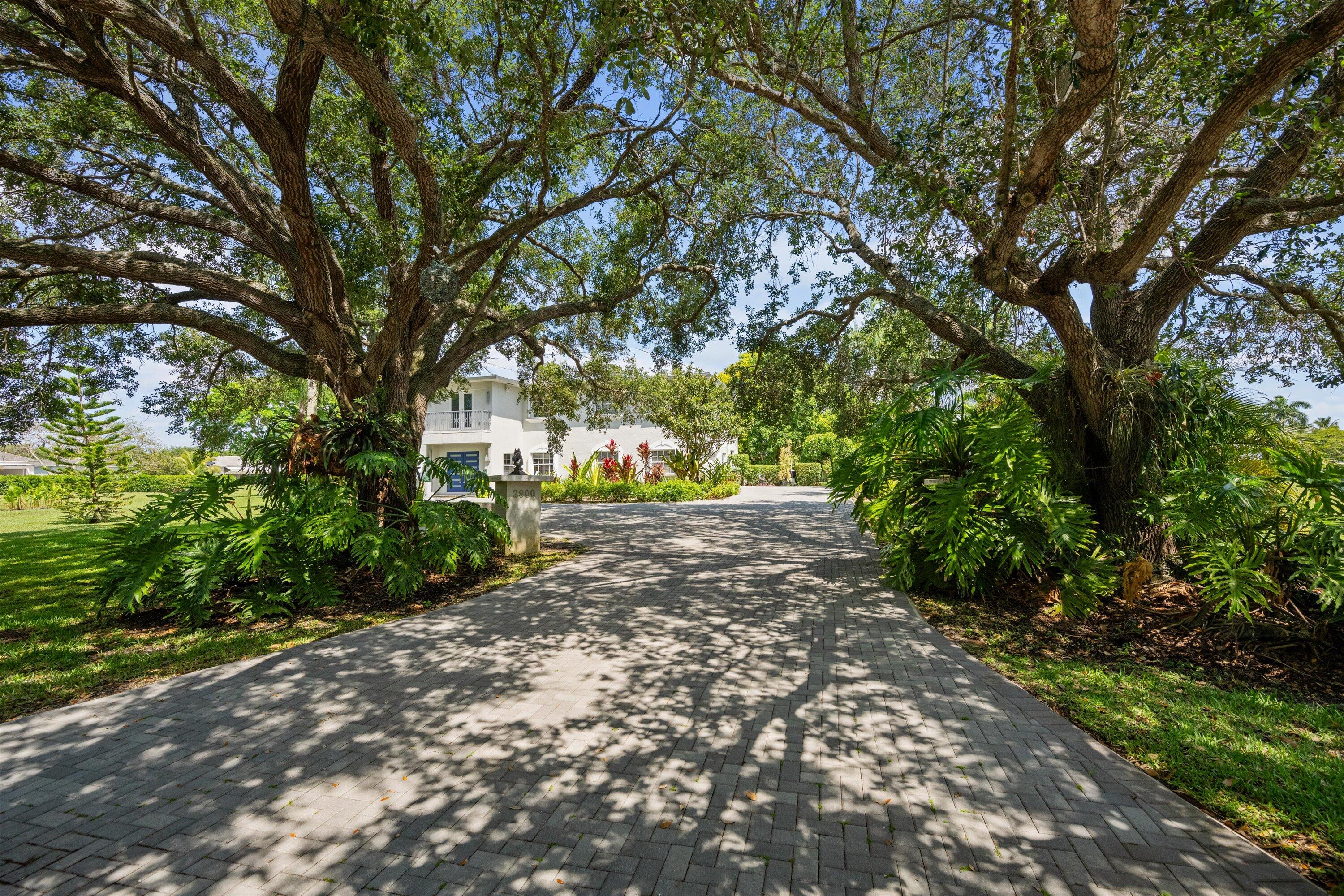 2900 Greenbriar Boulevard