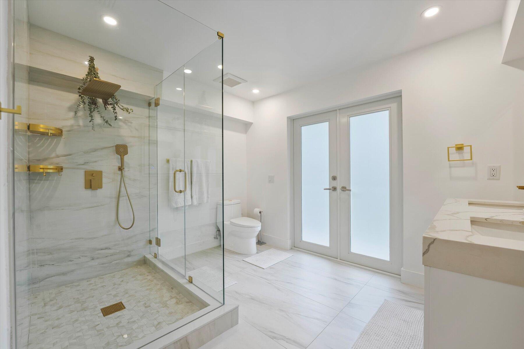 2900 Greenbriar Boulevard