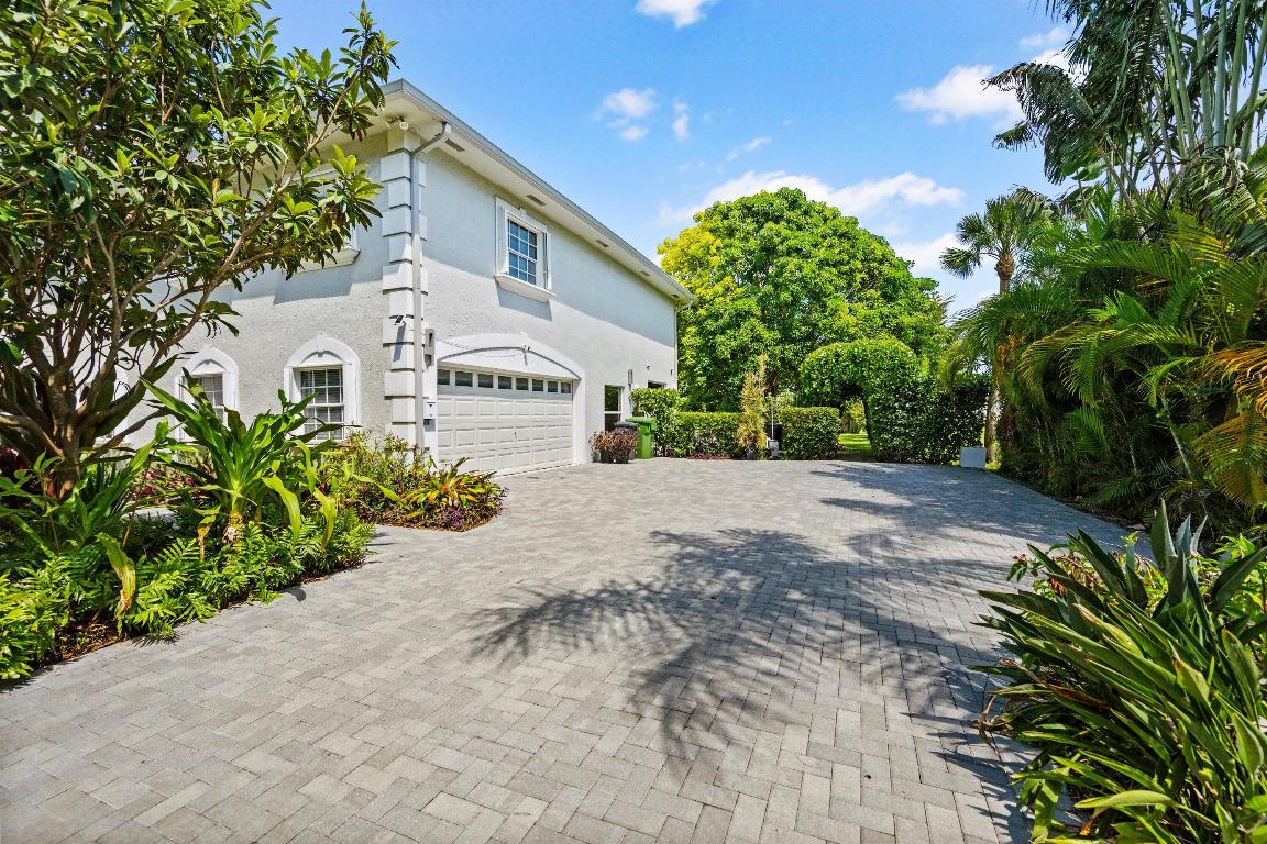 2900 Greenbriar Boulevard