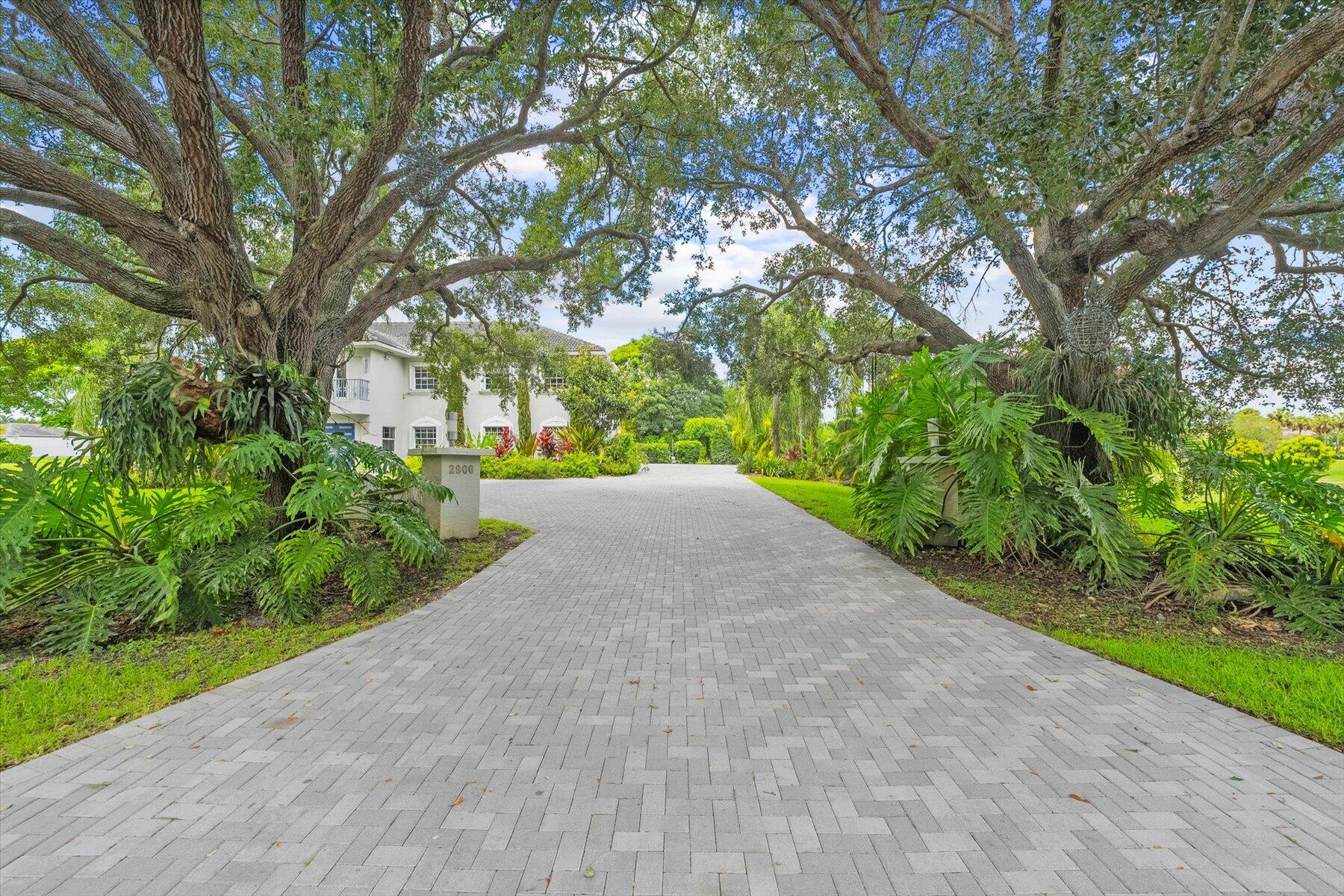 2900 Greenbriar Boulevard