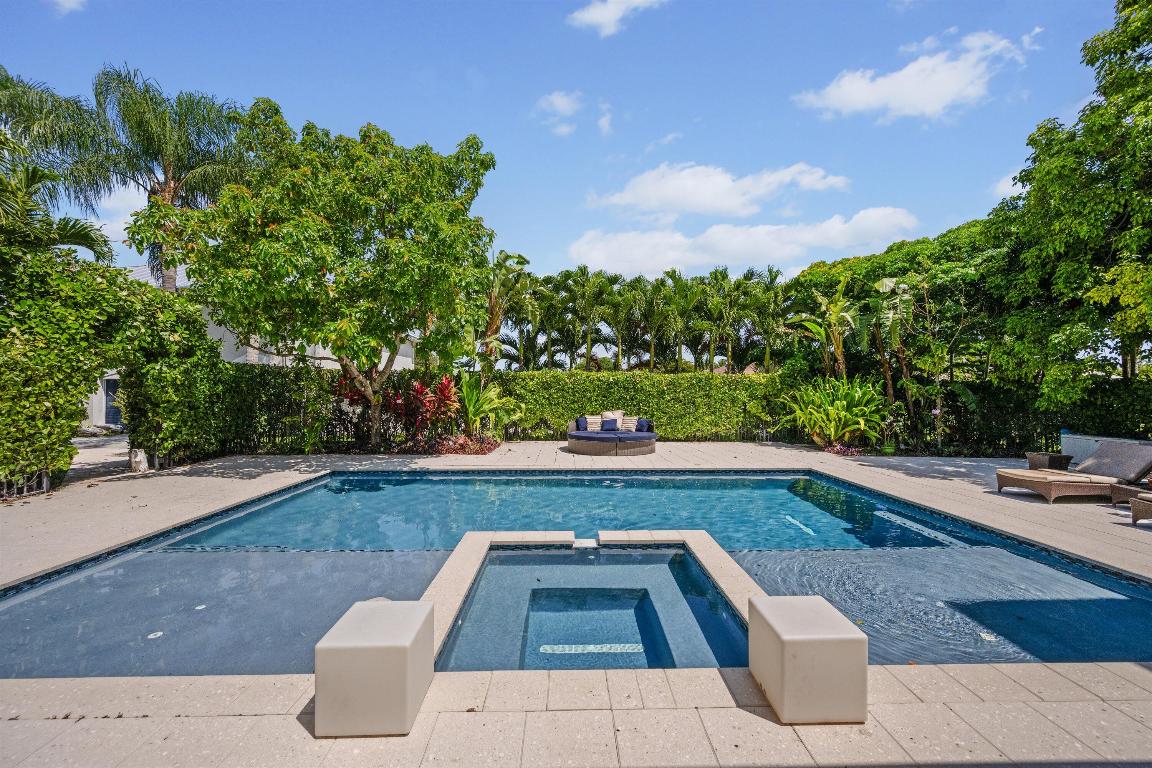 2900 Greenbriar Boulevard