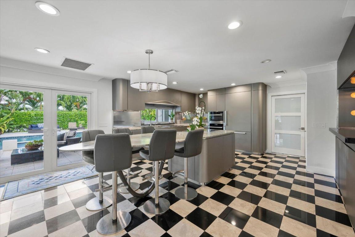 2900 Greenbriar Boulevard