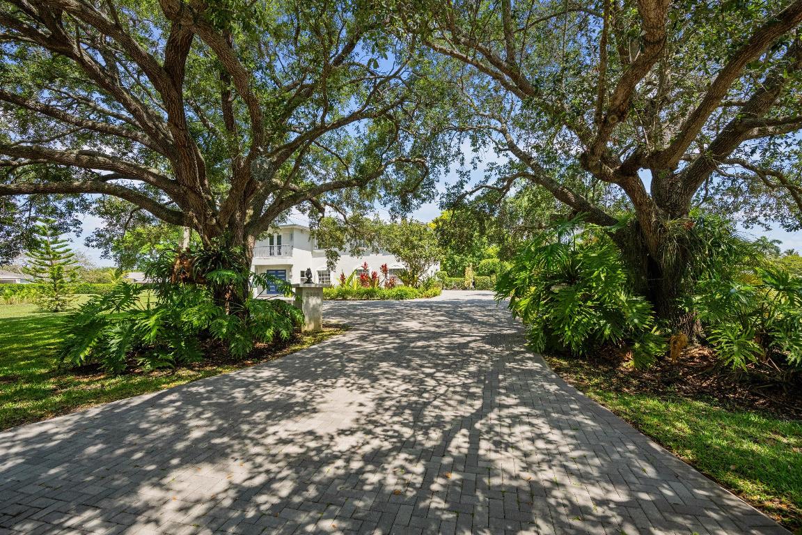 2900 Greenbriar Boulevard