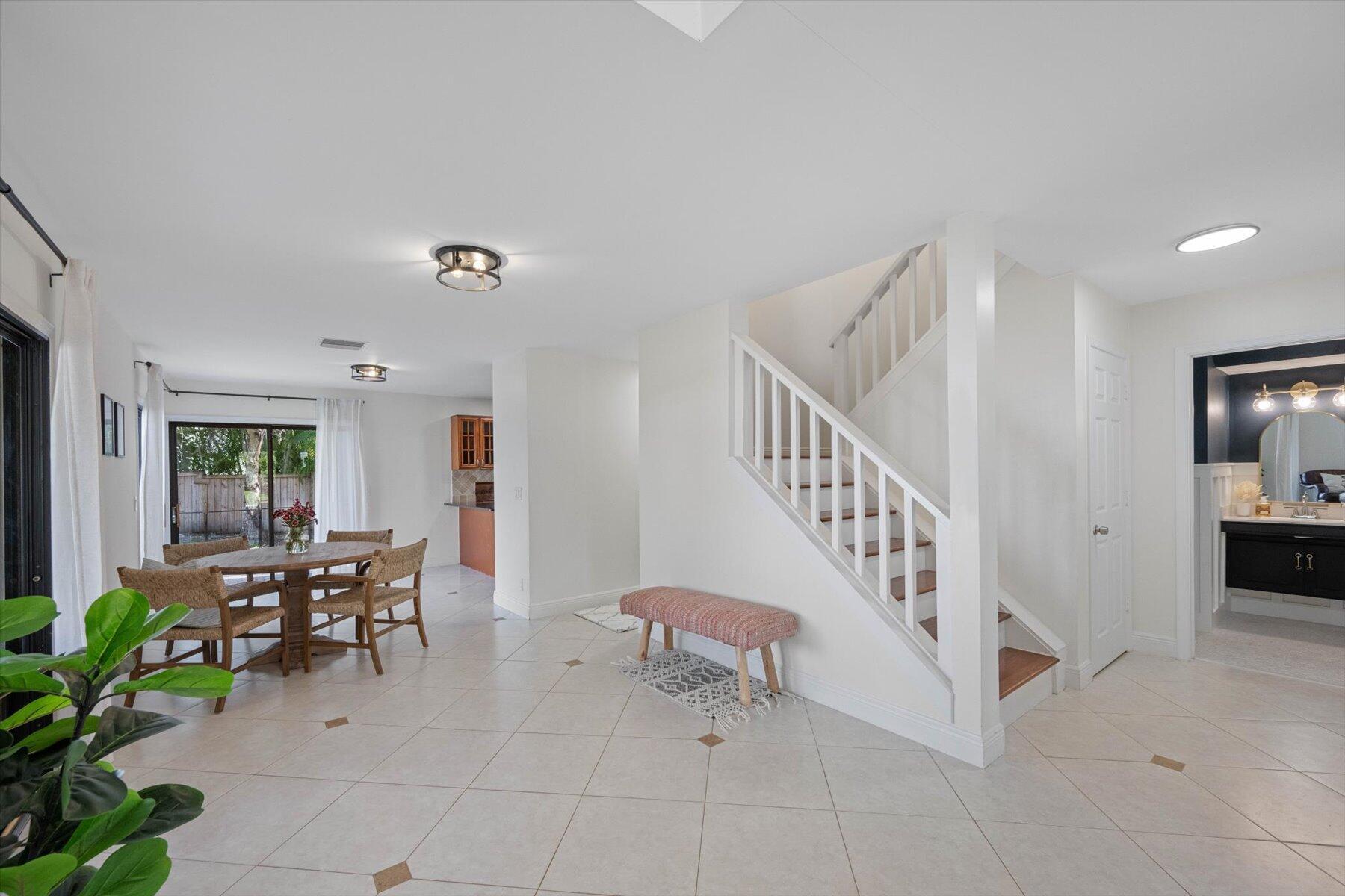 476 Golden Wood Way