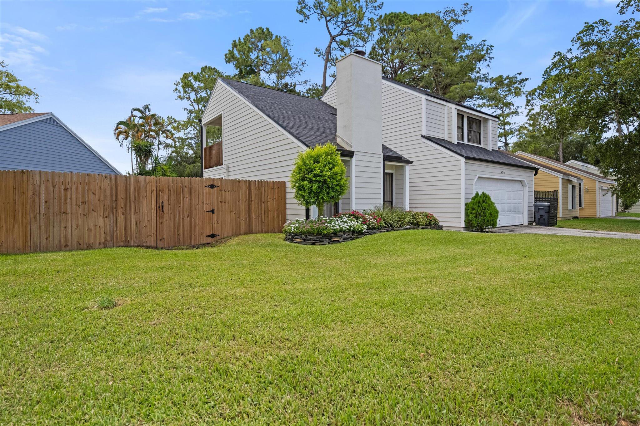 476 Golden Wood Way