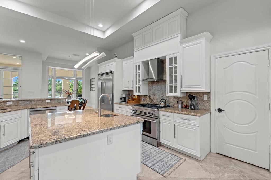 2685 Greenbriar Boulevard