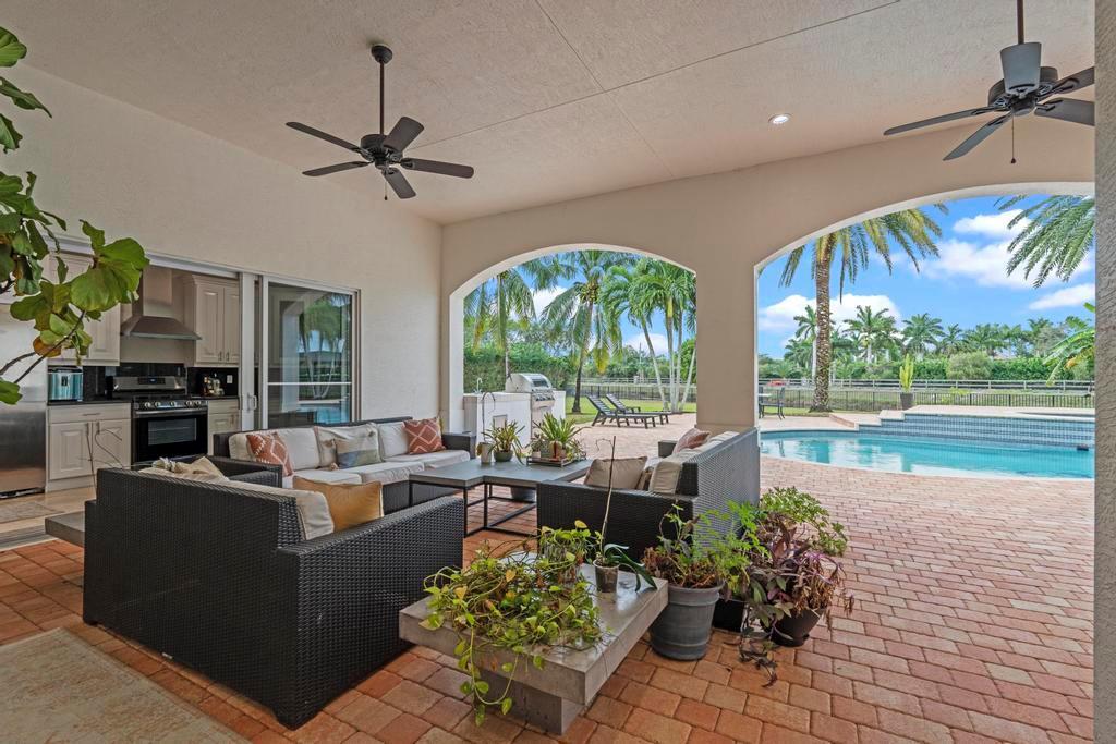 2685 Greenbriar Boulevard