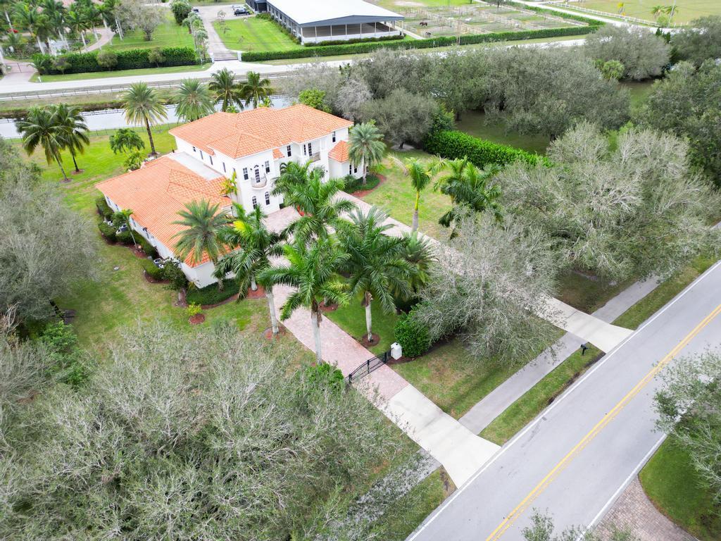 2685 Greenbriar Boulevard