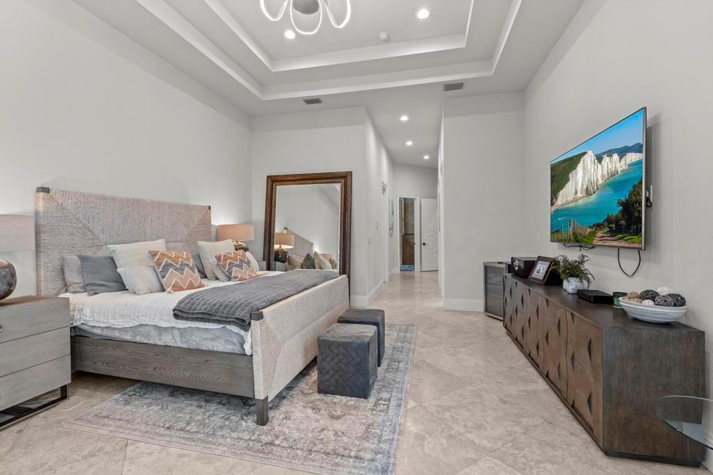 2685 Greenbriar Boulevard