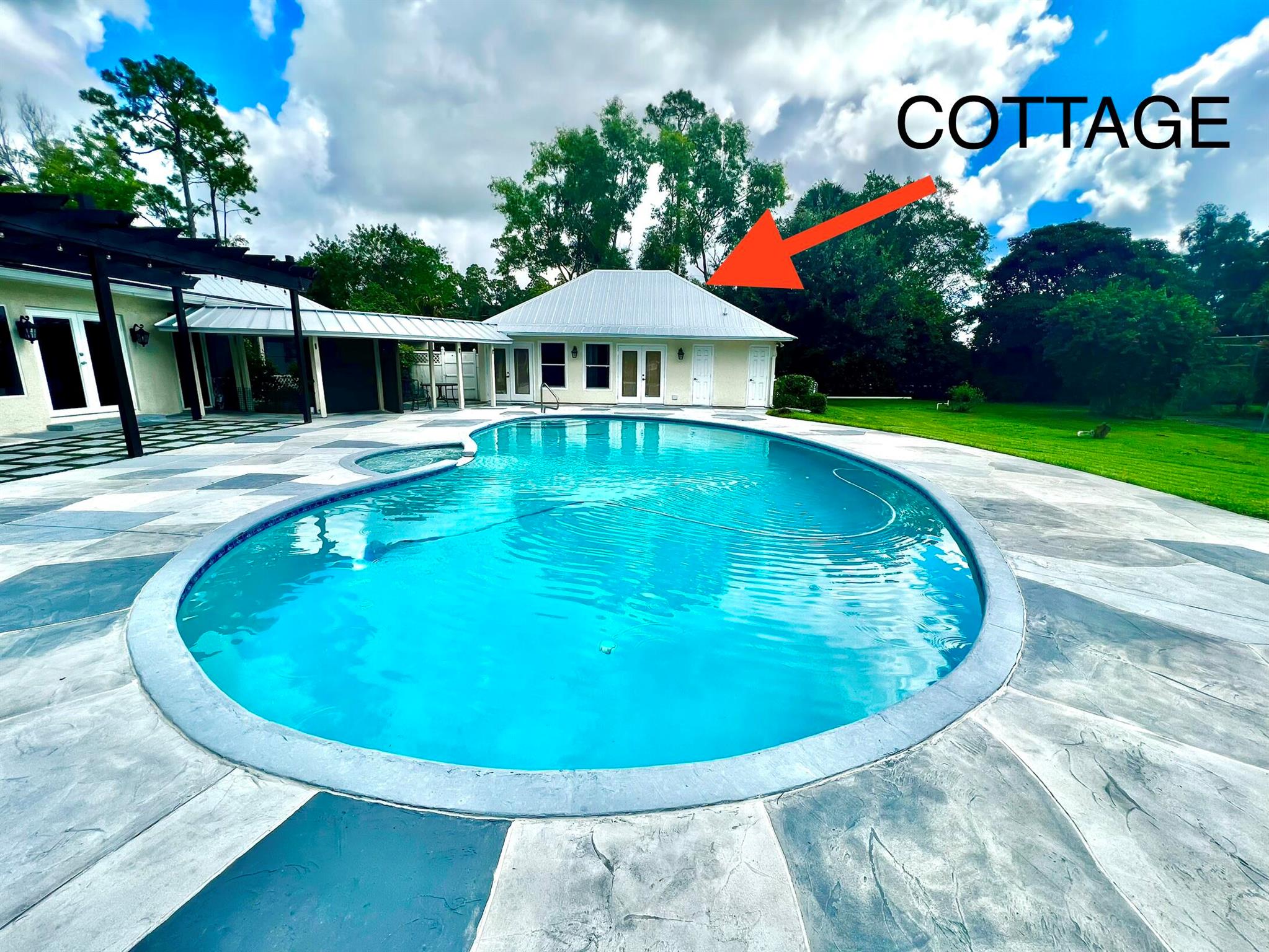 636 Rambling Drive Circle