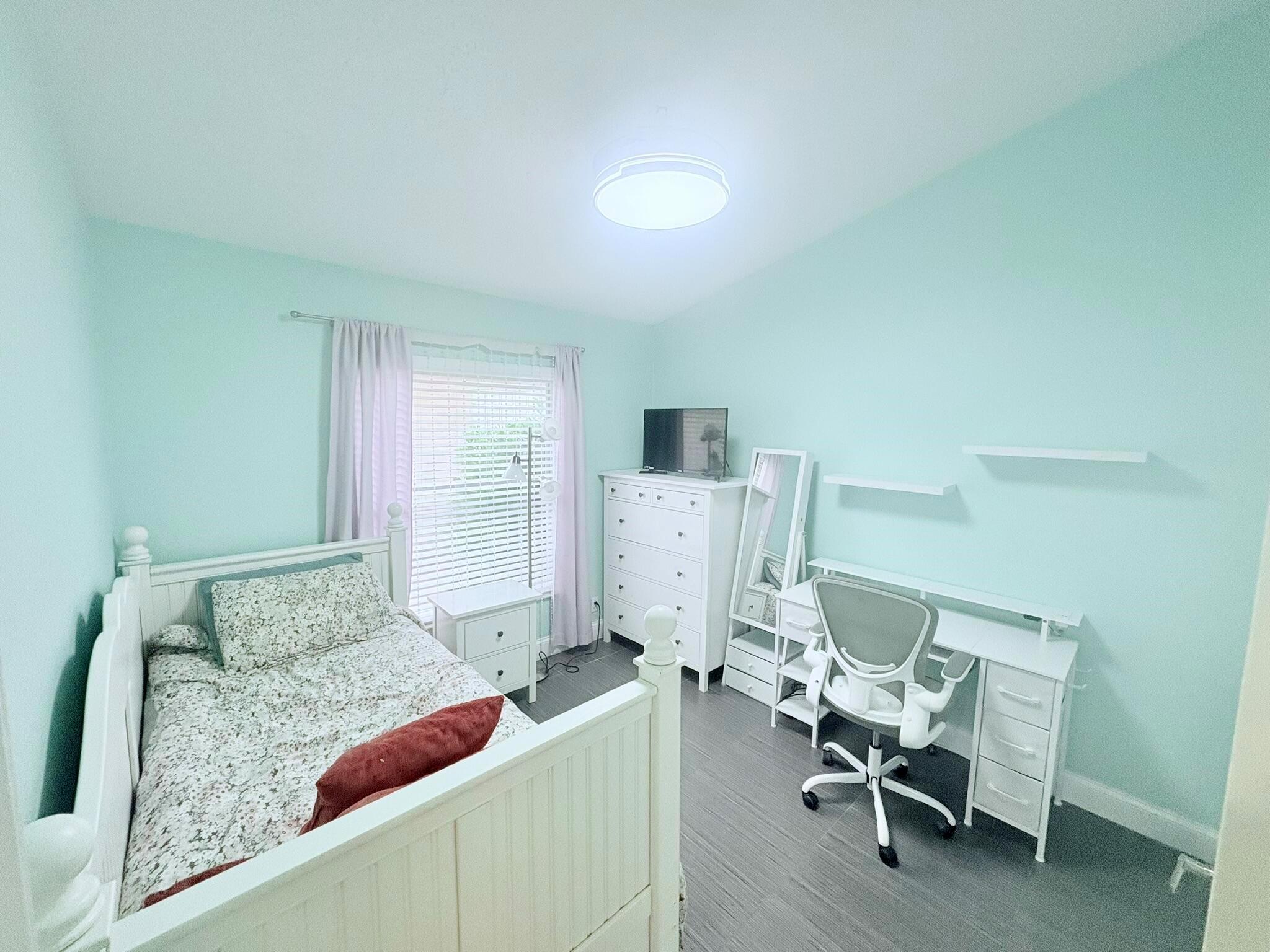 1504 Lake Breeze Drive