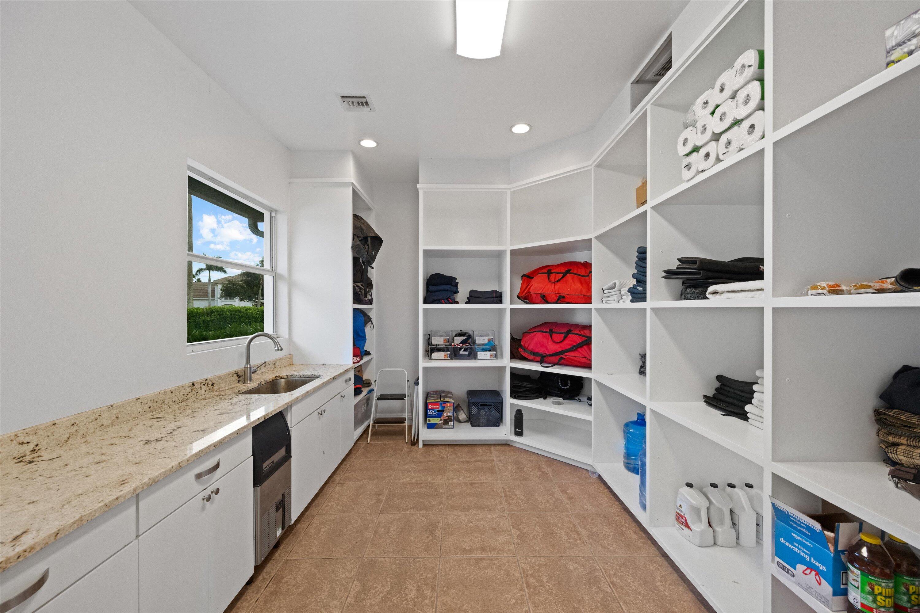2388 King Terrace