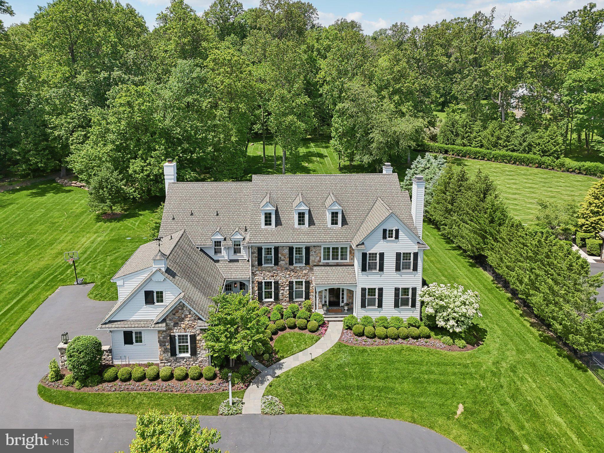 51 Farrier Ln