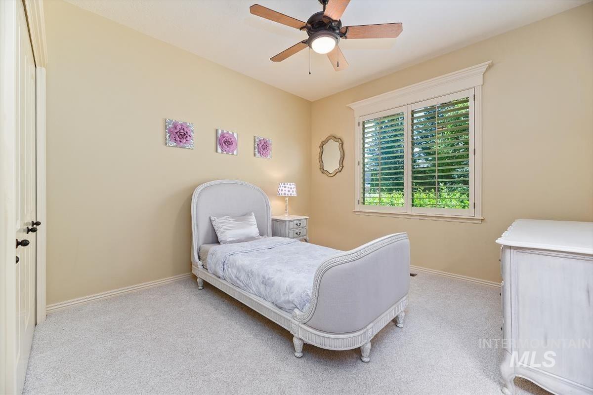 873 N Woodvalley Place