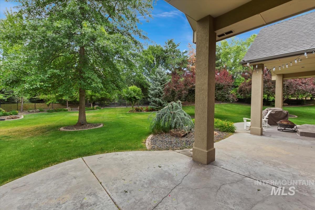 873 N Woodvalley Place