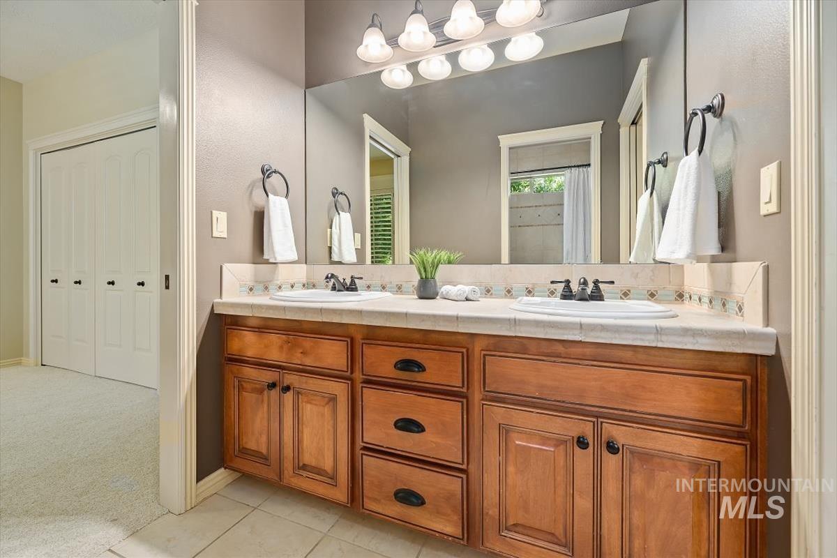 873 N Woodvalley Place