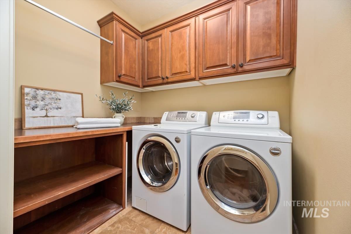 873 N Woodvalley Place