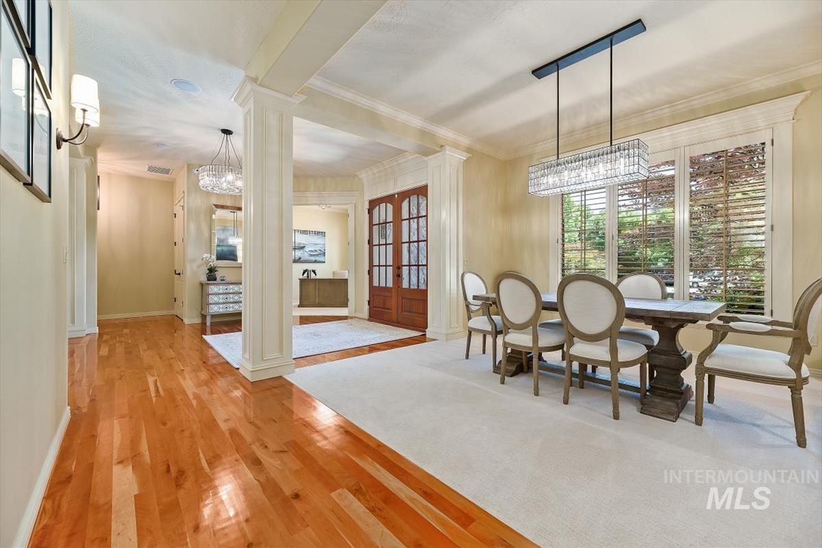 873 N Woodvalley Place