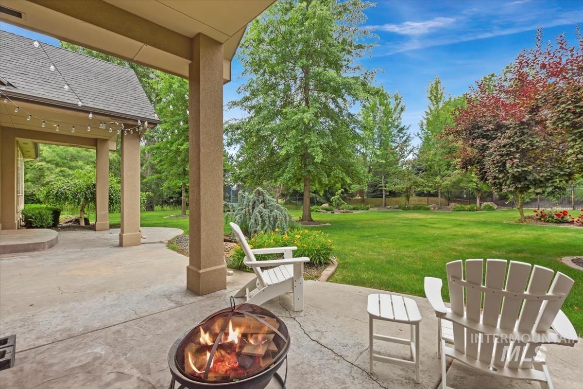 873 N Woodvalley Place