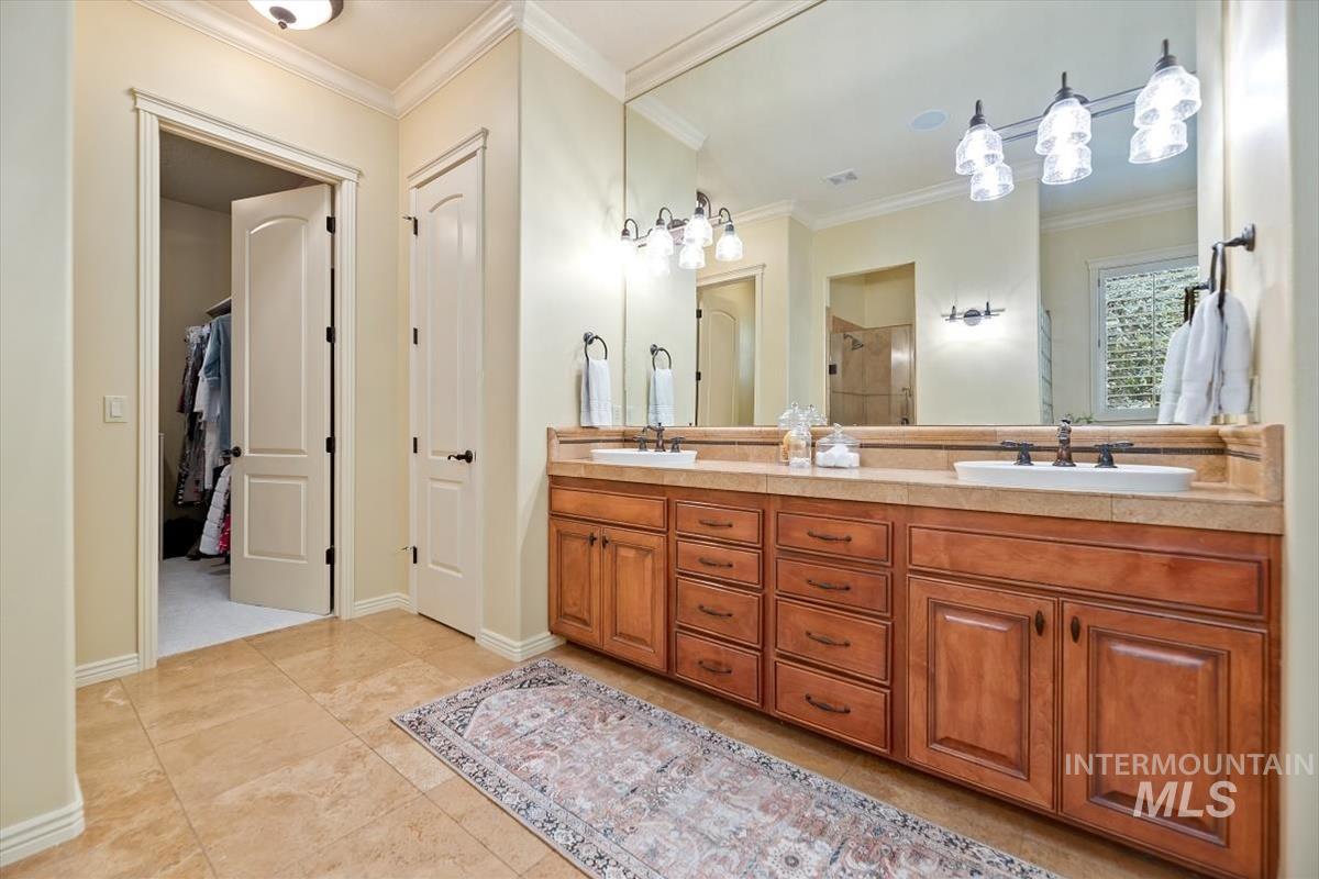 873 N Woodvalley Place