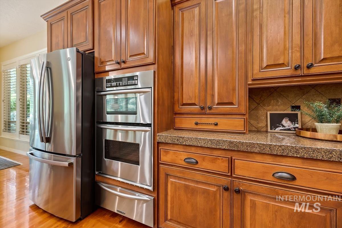 873 N Woodvalley Place