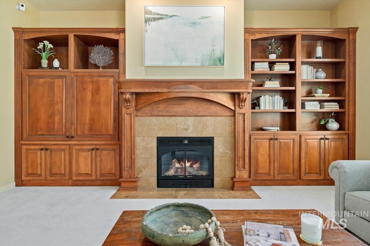 873 N Woodvalley Place