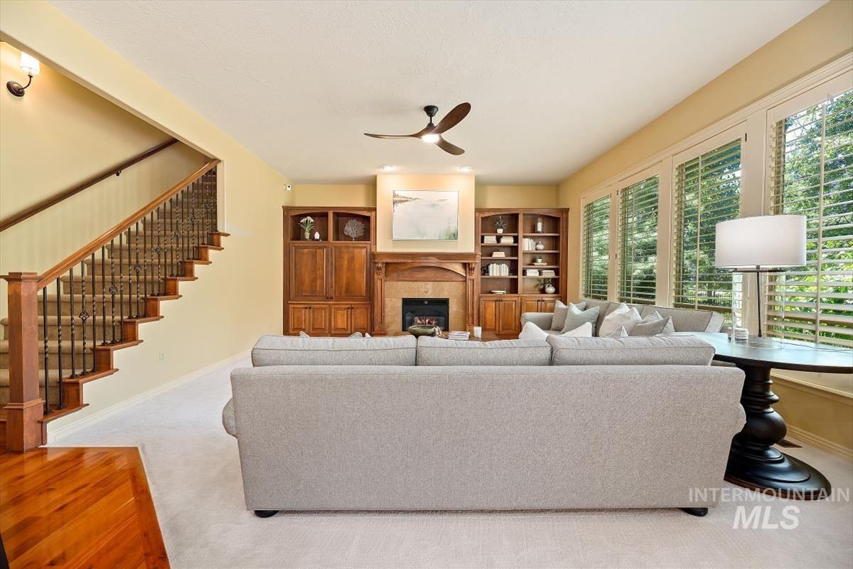 873 N Woodvalley Place