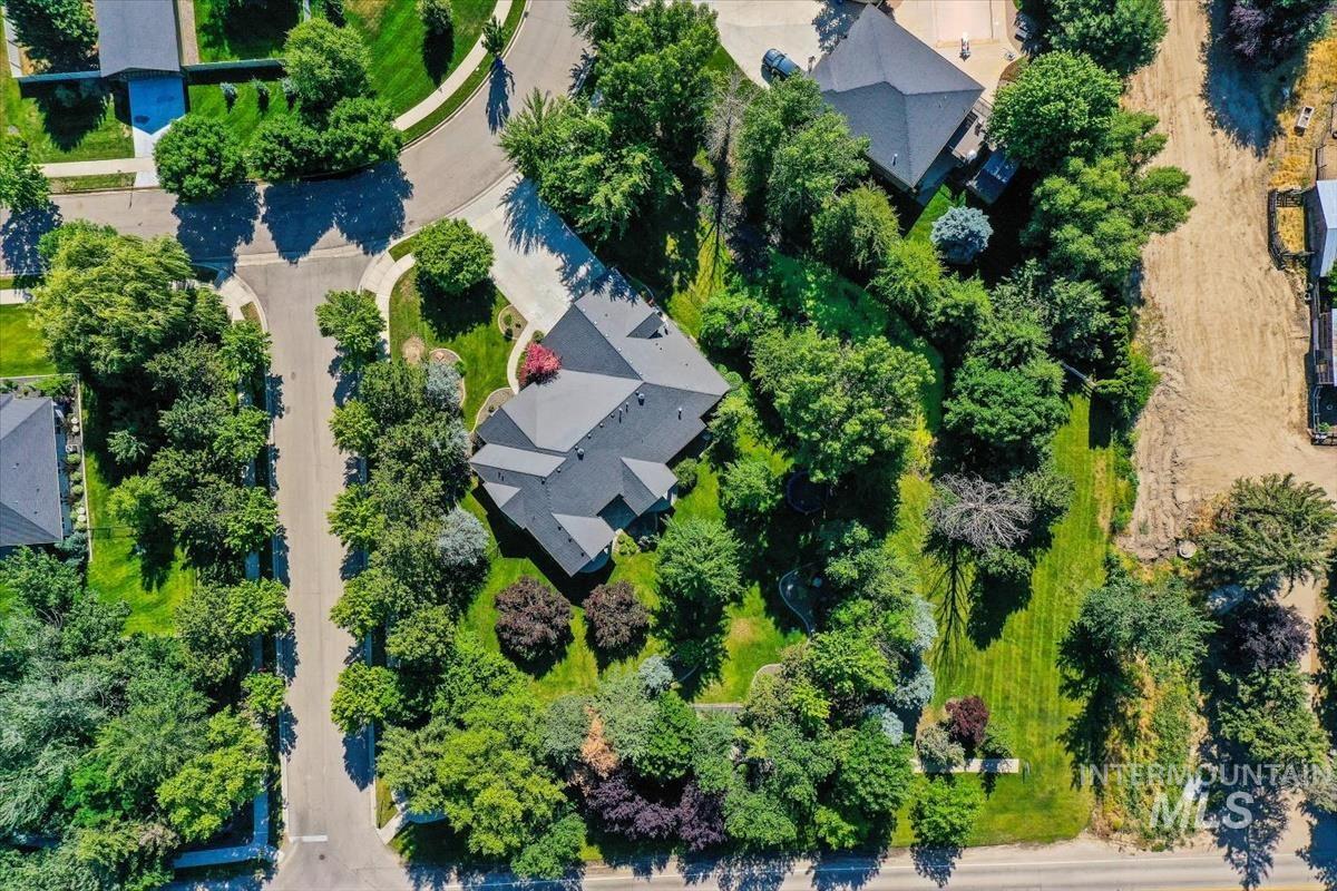 873 N Woodvalley Place