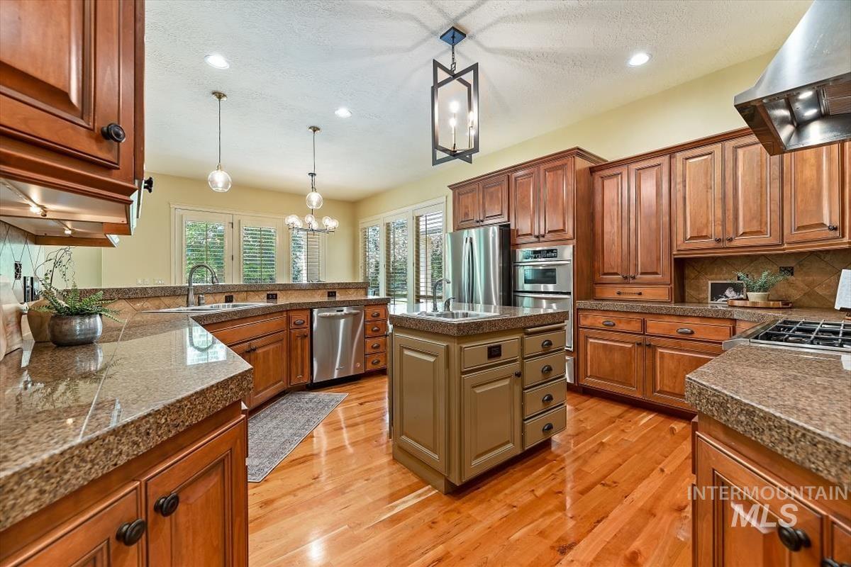 873 N Woodvalley Place