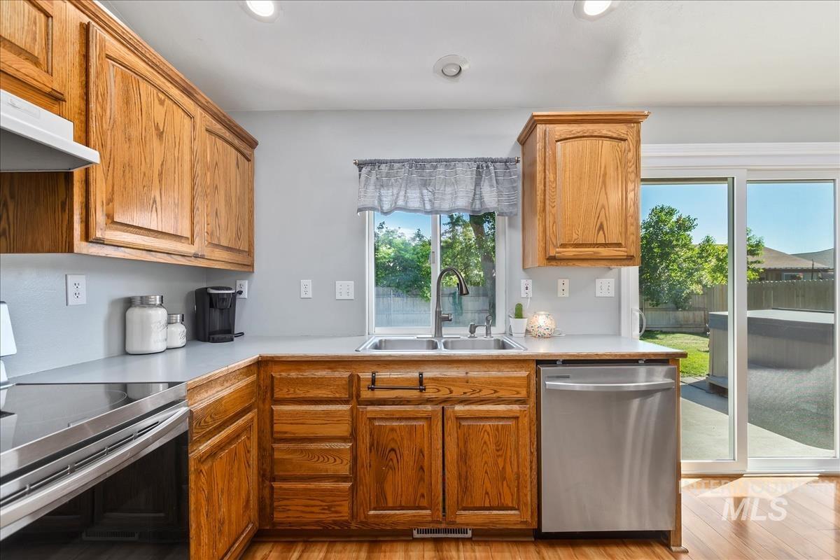 3220 E Park Ridge Dr