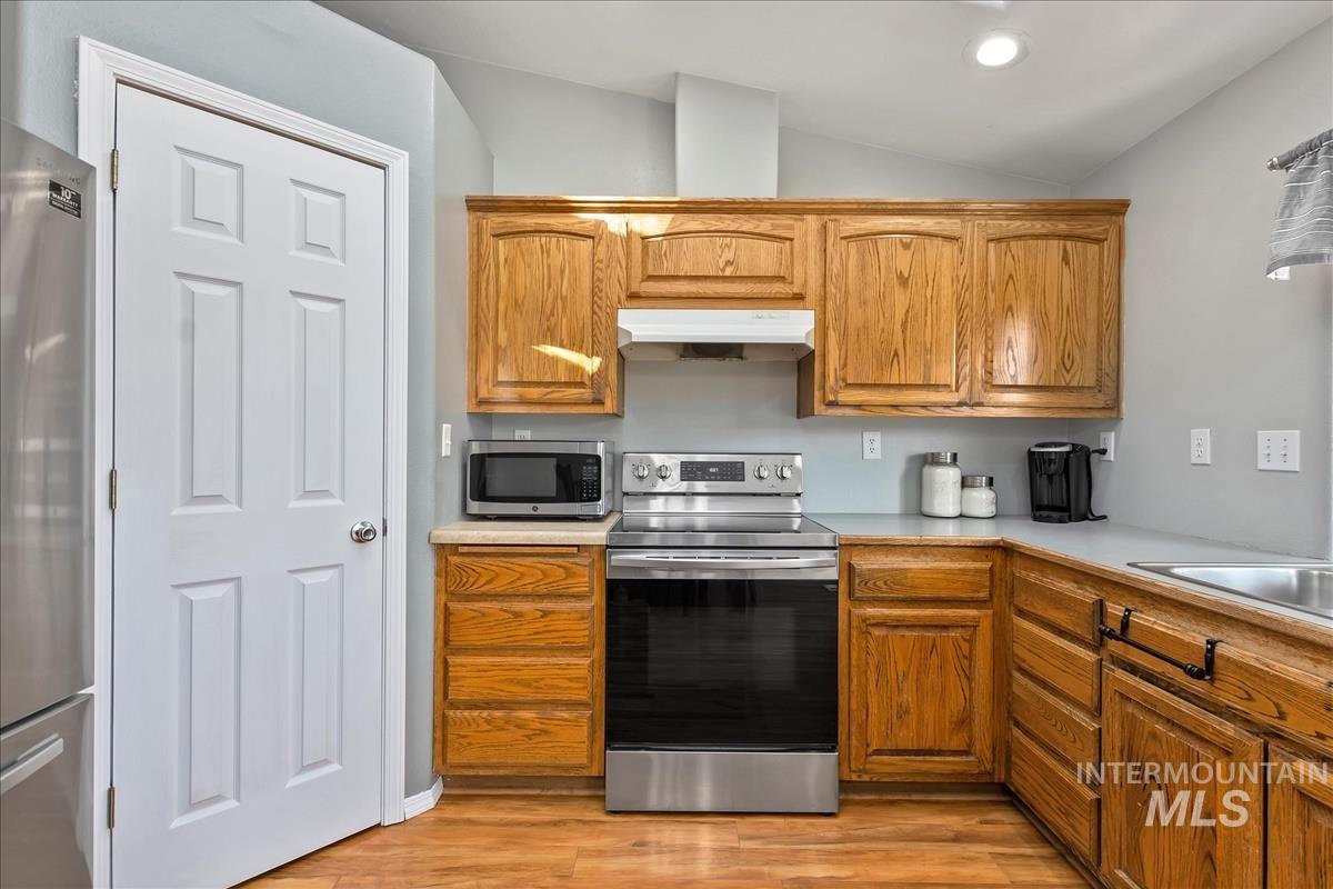 3220 E Park Ridge Dr