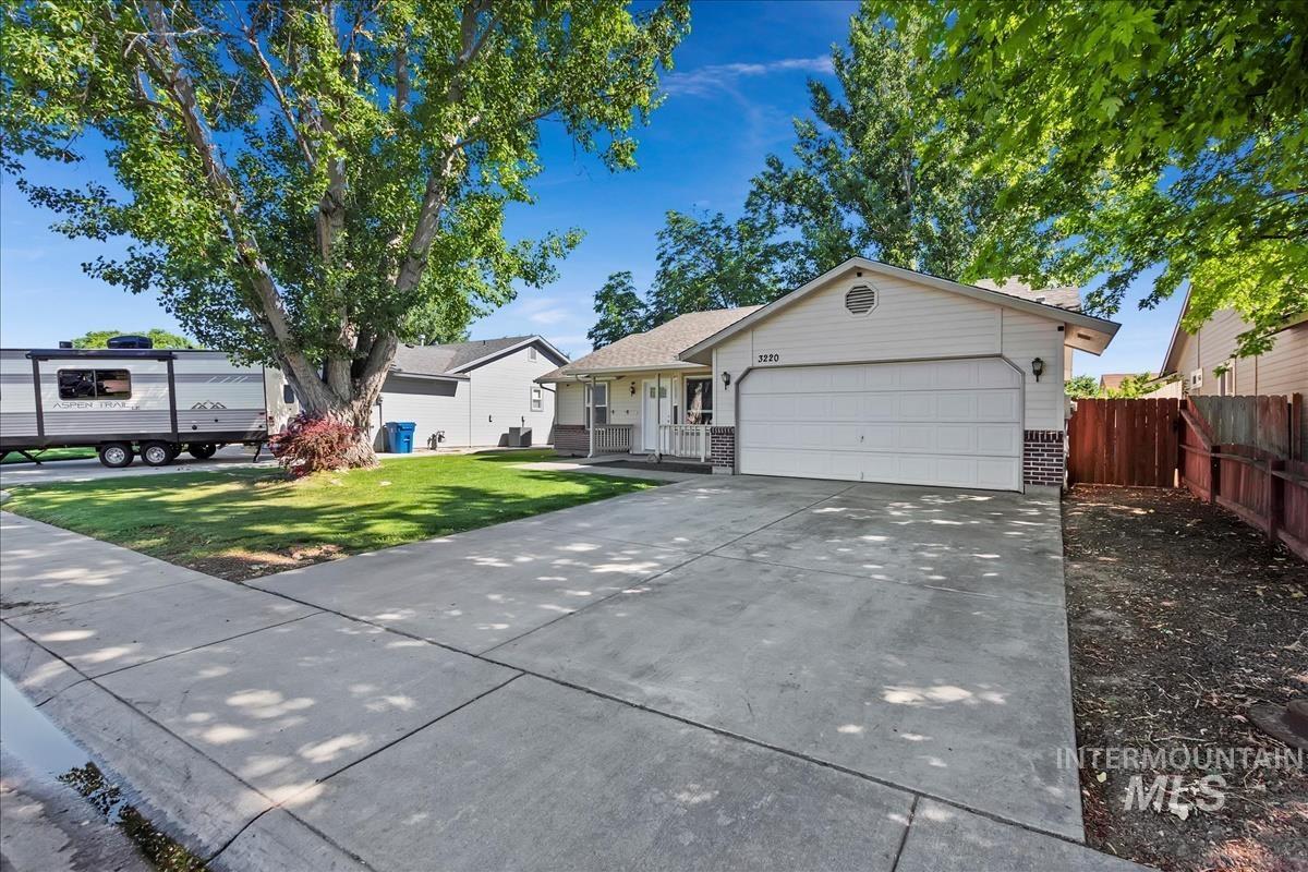 3220 E Park Ridge Dr