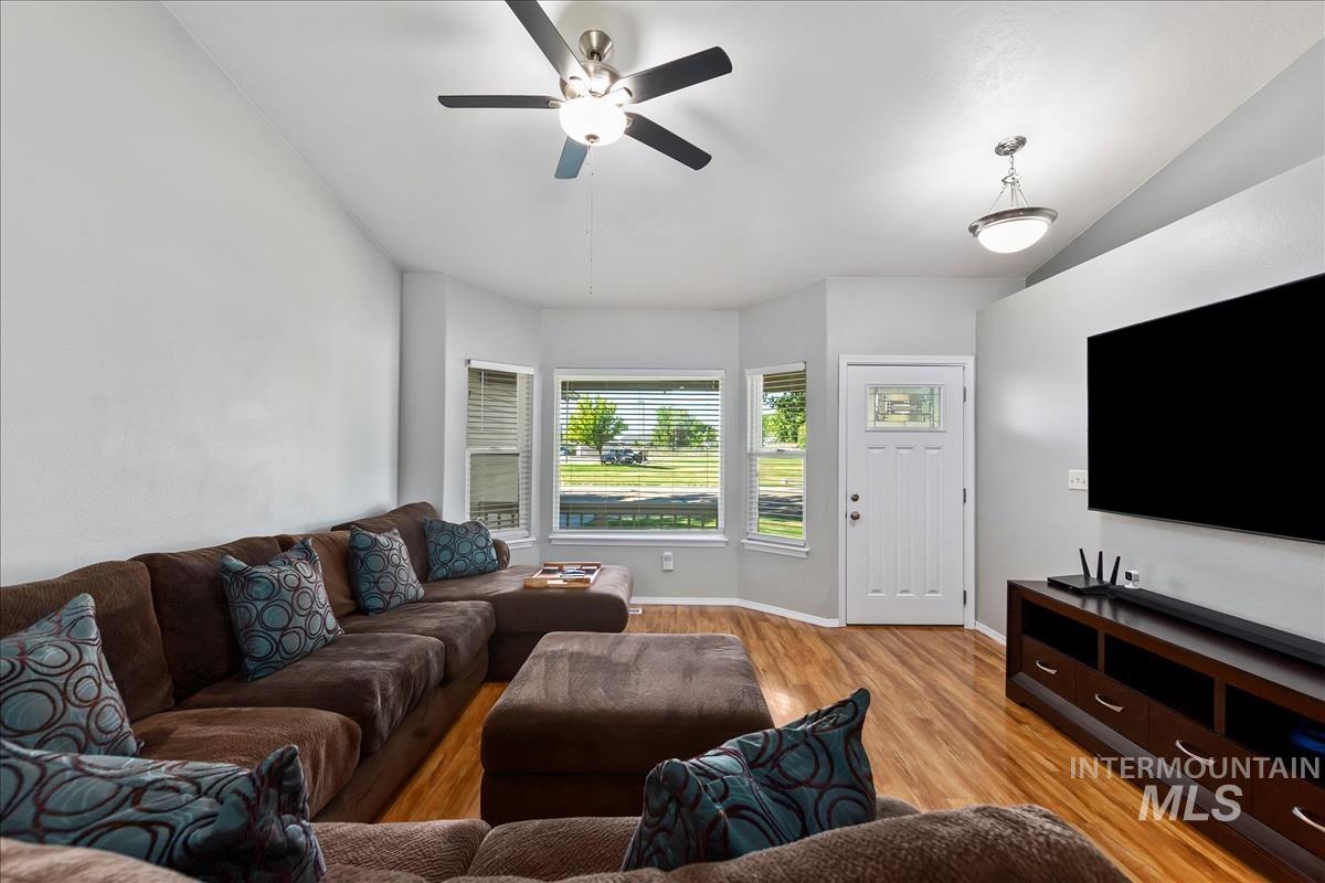 3220 E Park Ridge Dr