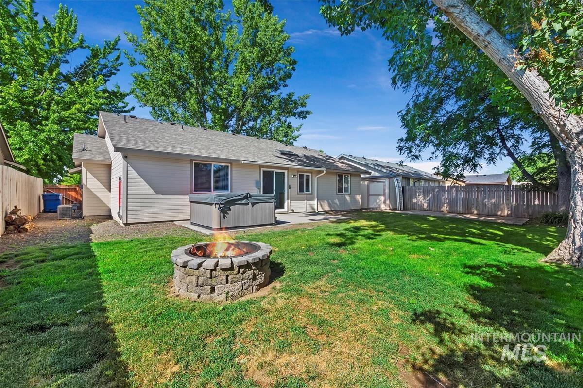 3220 E Park Ridge Dr