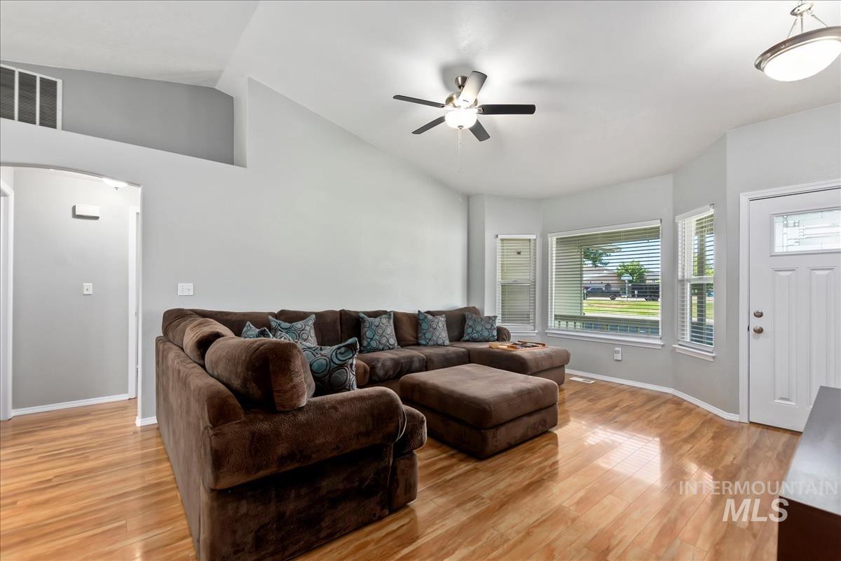 3220 E Park Ridge Dr