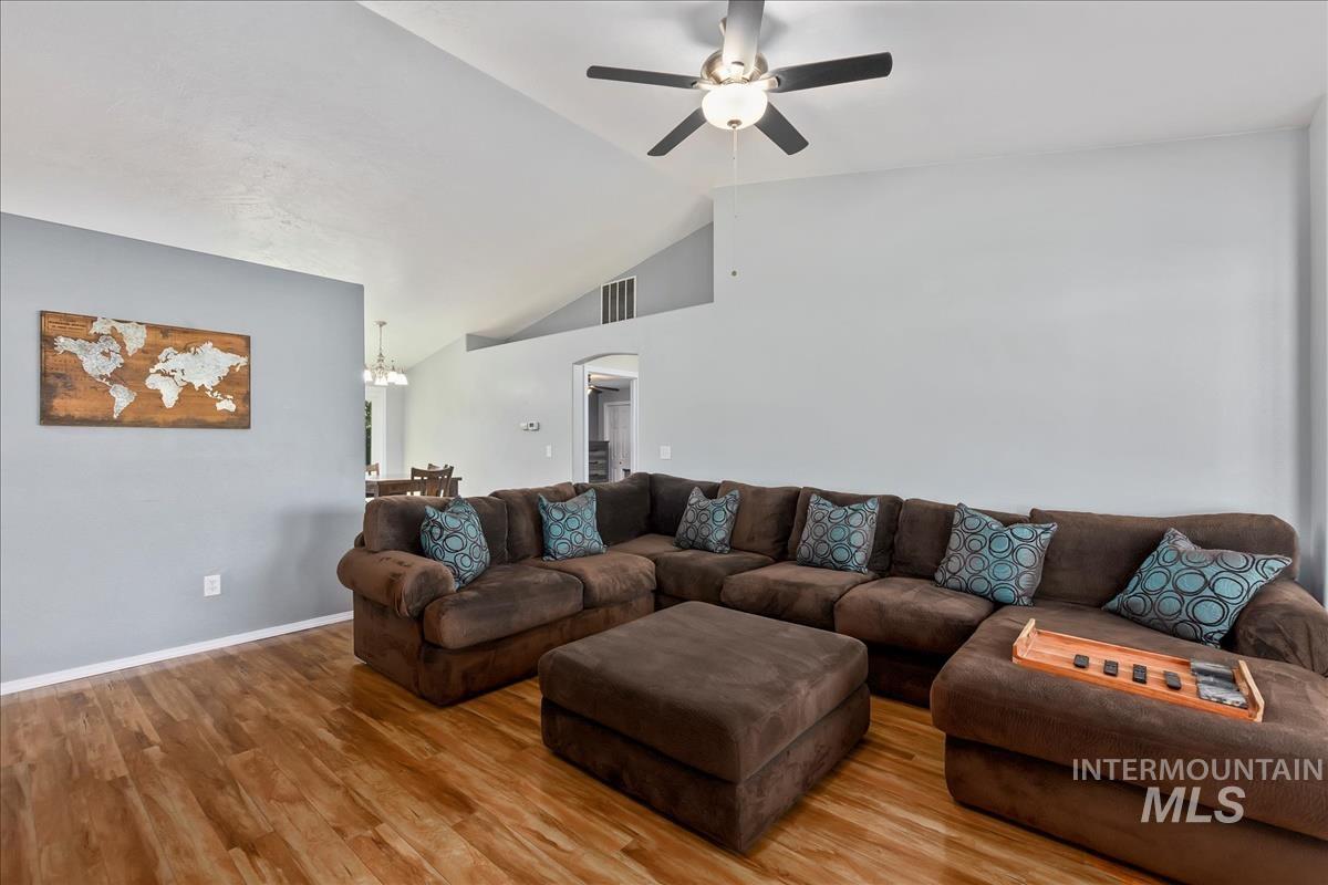 3220 E Park Ridge Dr