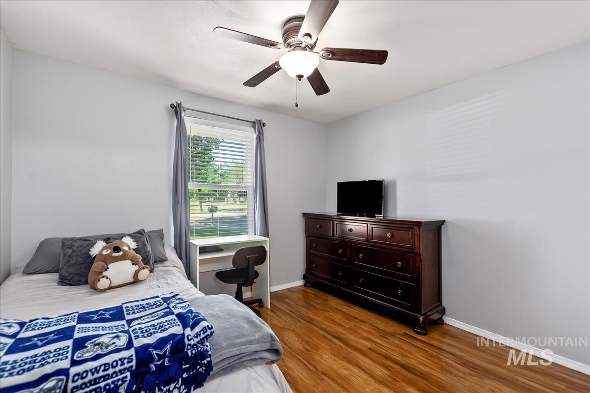 3220 E Park Ridge Dr