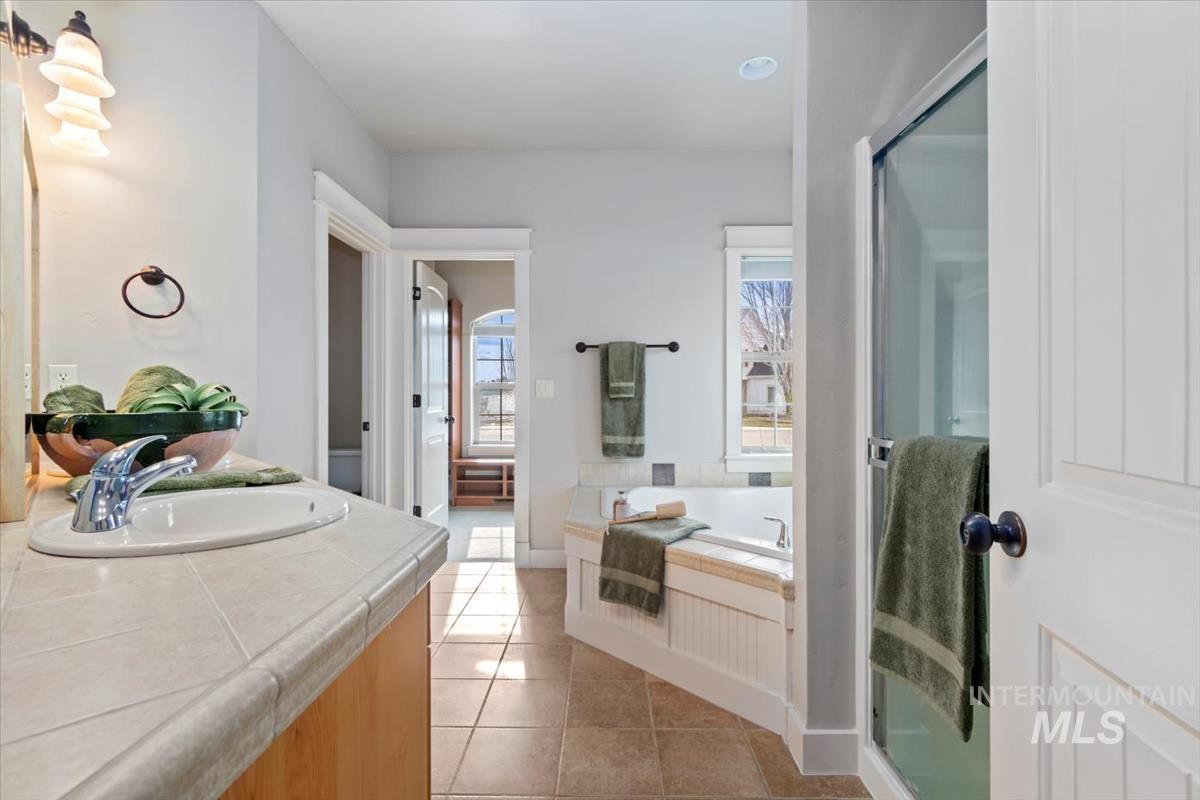 1684 N Spring Hollow Way