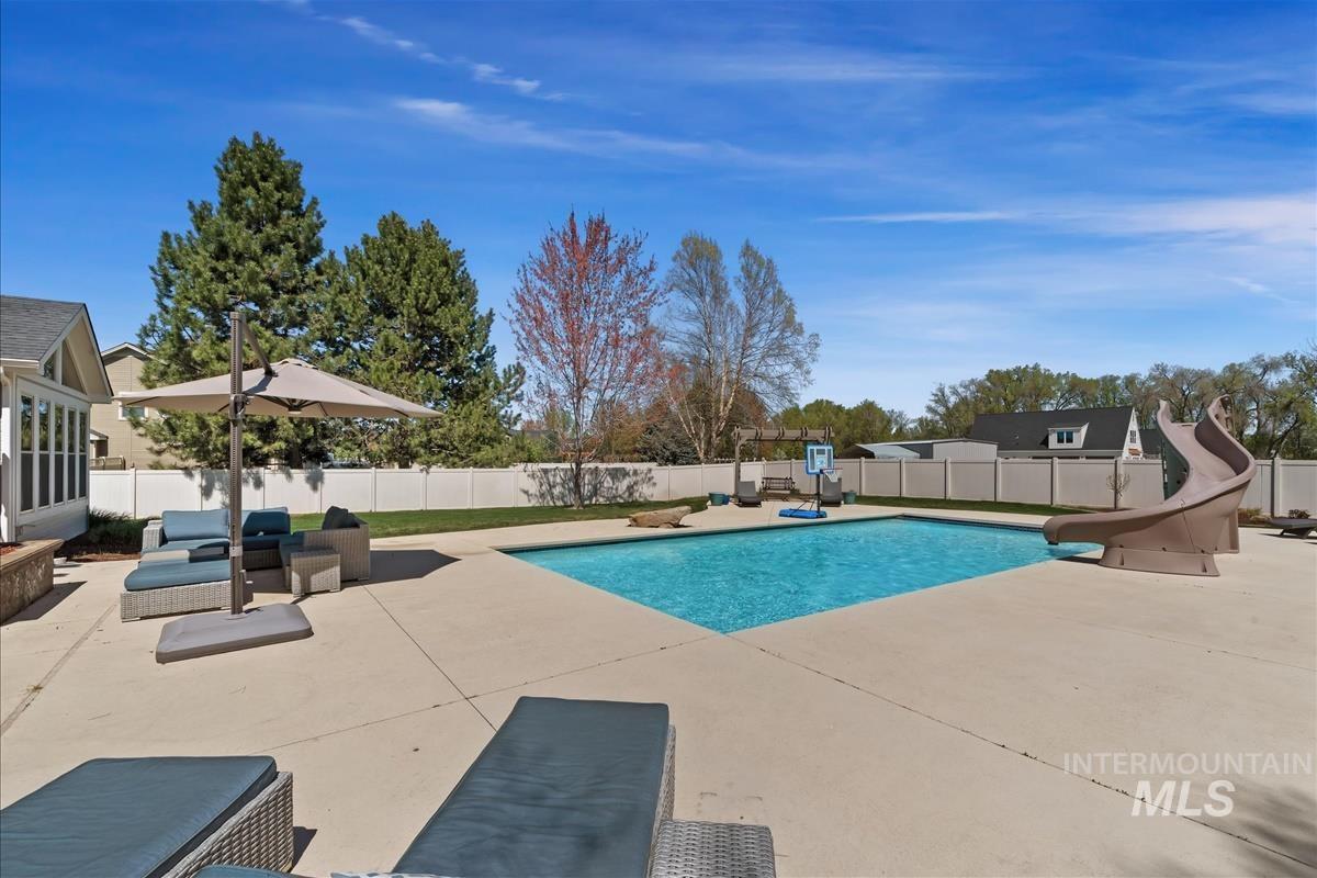 1684 N Spring Hollow Way