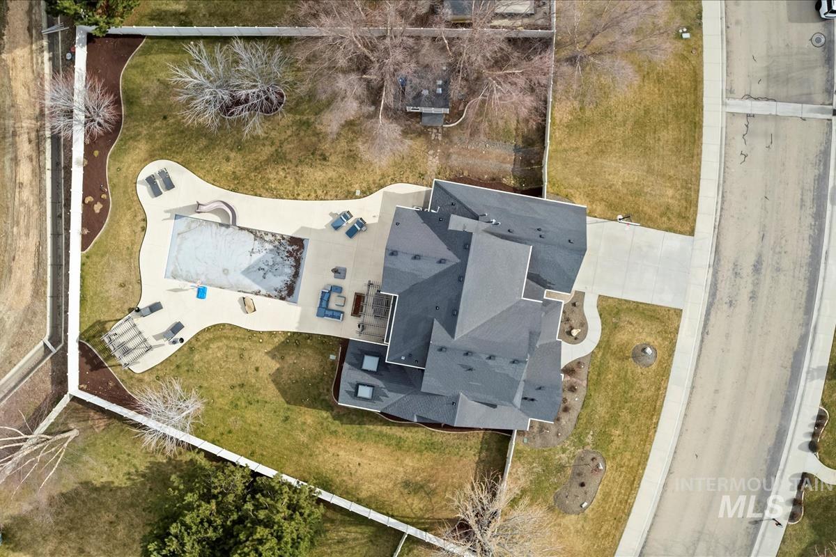 1684 N Spring Hollow Way